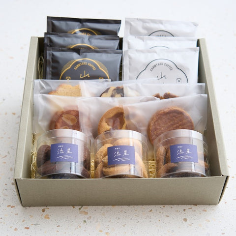 ≪流星群 トロワ-trois- と 山脈のコーヒー≫ お菓子9個、コーヒーバッグ6袋入りギフトBOX